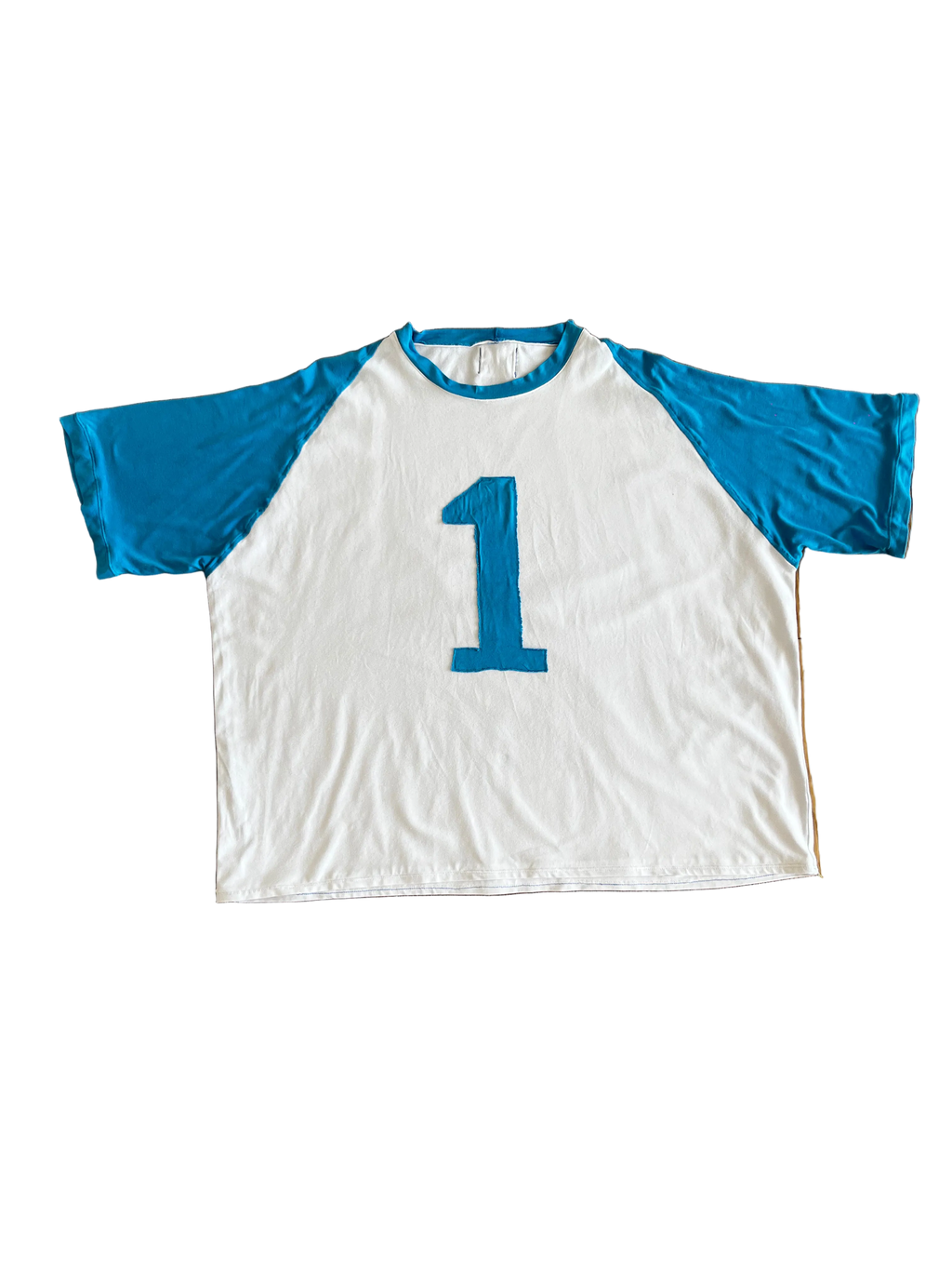 1 T-shirt