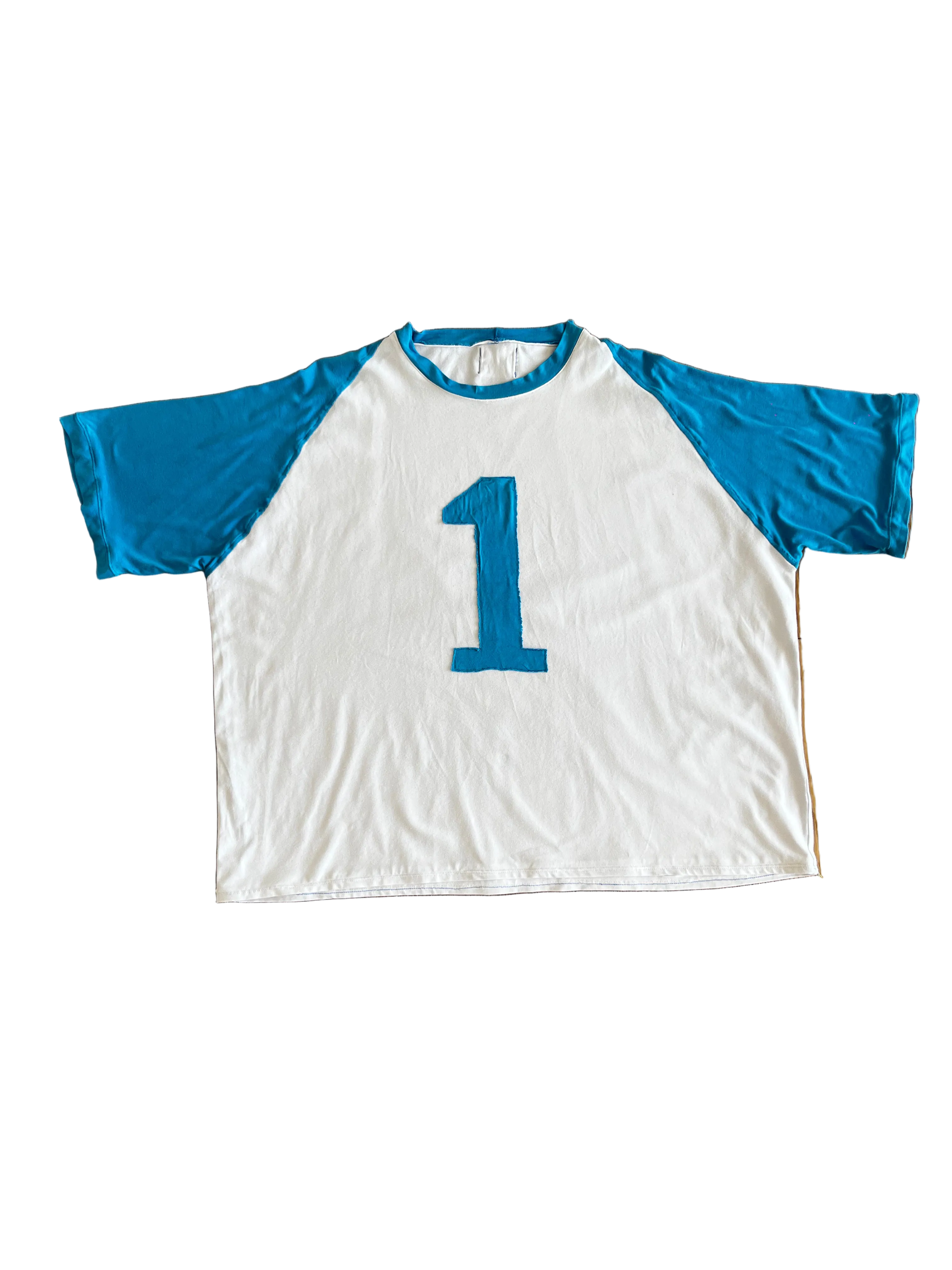 1 T-shirt